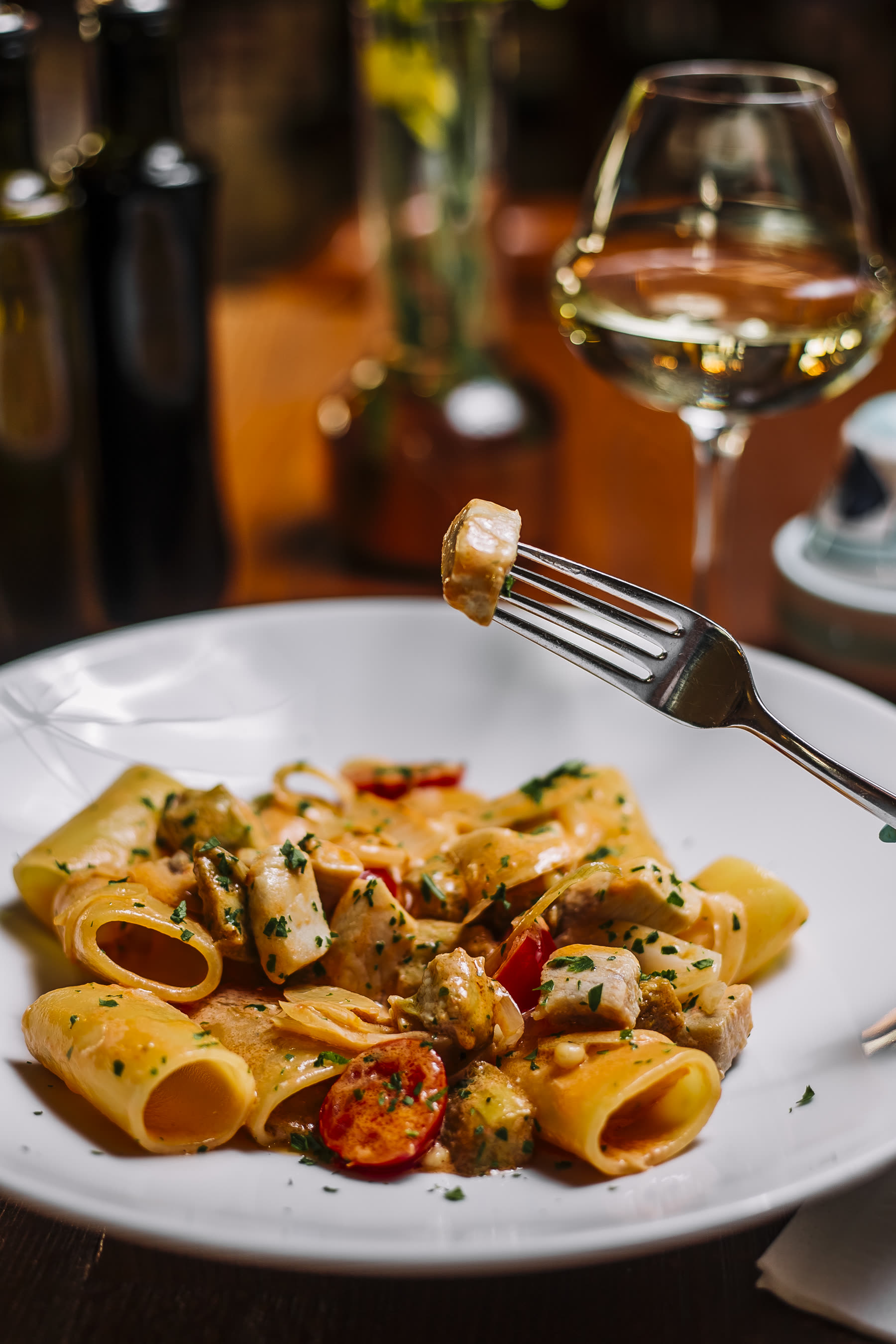 Paccheri au poulet fermier, tomates cerises confites et persil plat